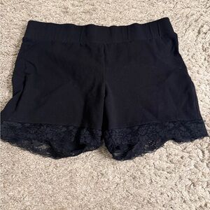 Torrid Black 5” Signature Waist Lace Trim Bike Short - size 1